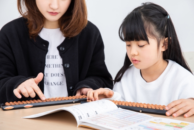 リーバそろばんでは、無料体験授業を随時実施しています。